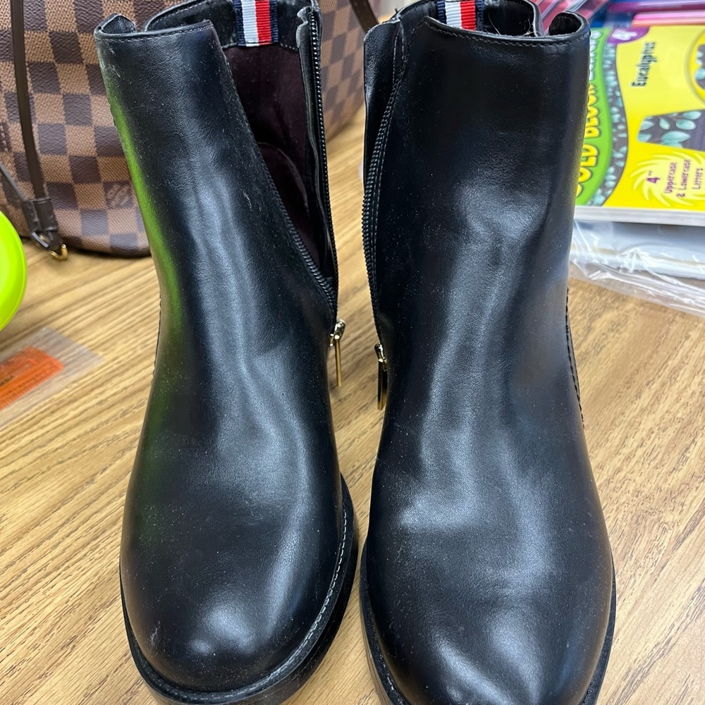 Like new Tommy Hilgifer booties. Size 7.5